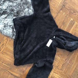 Cozy fleece hooded top unworn brand new